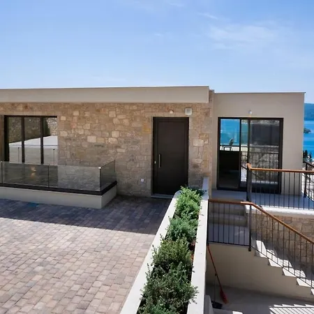 Brand New Oriana Nydri (Lefkada)